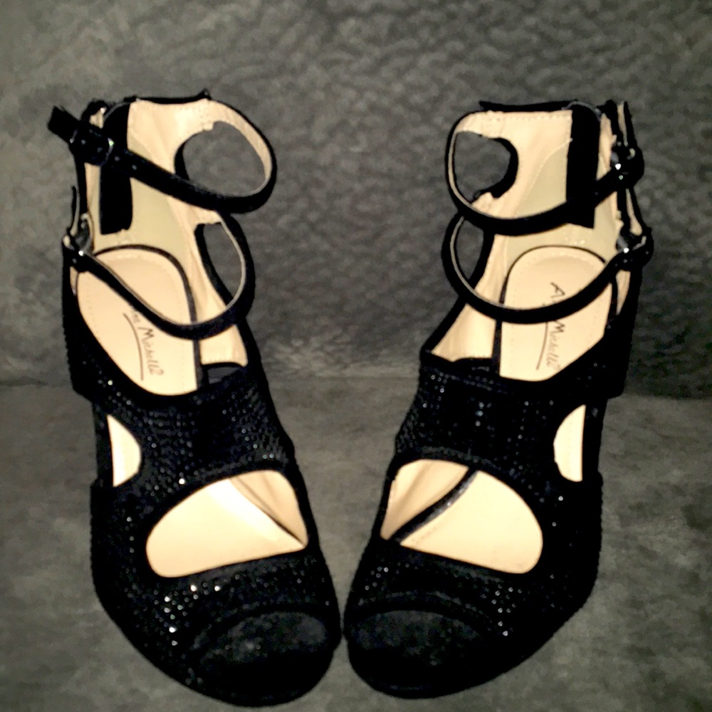 Anne Michelle Black Heels